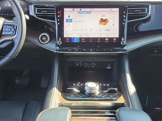 Used 2023 Jeep Grand Wagoneer Base w/ Flexible Seating Group image 22