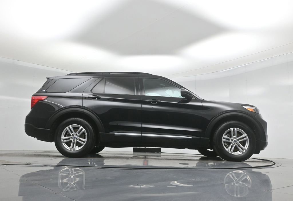 Certified 2022 Ford Explorer XLT image 9