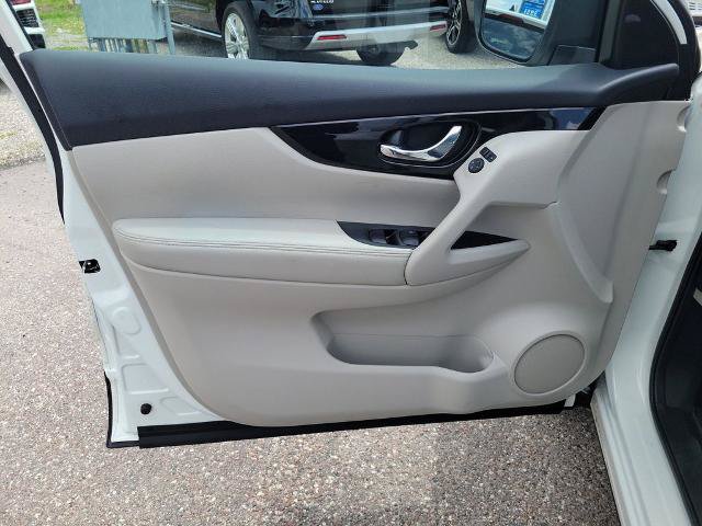 Used 2022 Nissan Rogue Sport SV AWD/4WD image 20