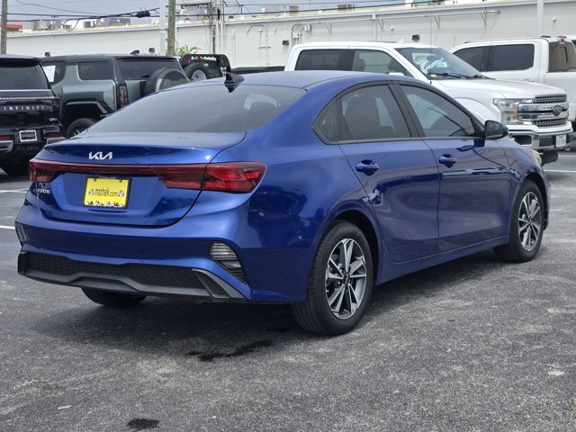 Used 2024 Kia Forte LXS w/ LXS Technology Package FWD image 6