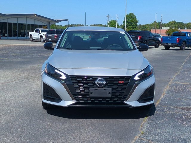 Used 2024 Nissan Altima 2.5 SR FWD image 9