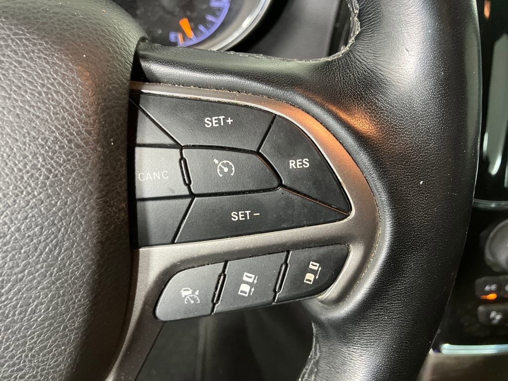 Used 2022 Jeep Grand Cherokee Limited w/ Trailer Tow Group IV image 19