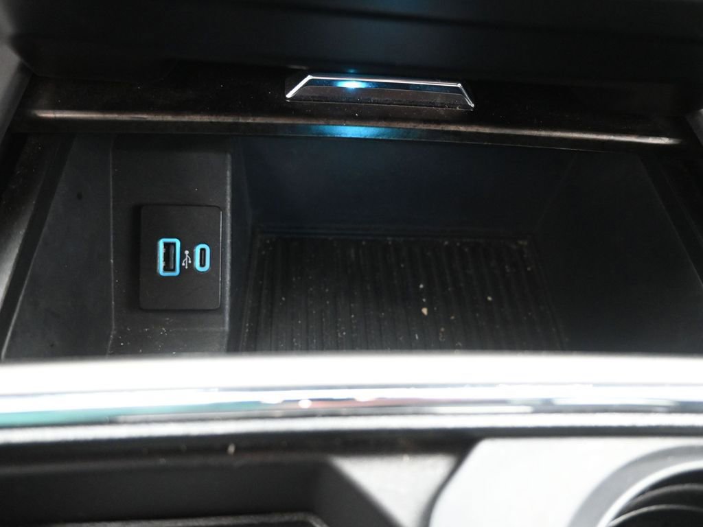 Certified 2022 Ford F250 Lariat w/ Lariat Value Package image 31