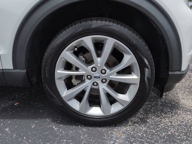 Certified 2022 Ford Explorer Platinum w/ Equipment Group 601A AWD/4WD image 11