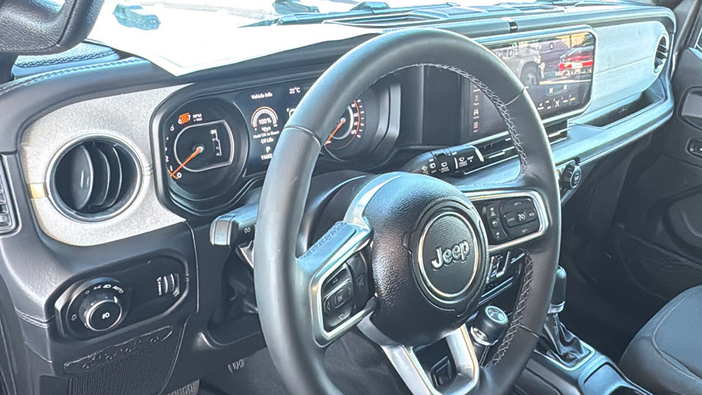 Used 2026 Jeep Wrangler Unlimited Sahara AWD/4WD image 22