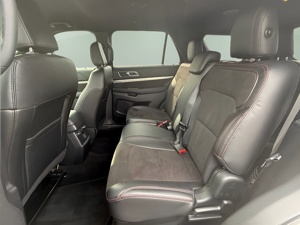 Certified 2019 Ford Explorer XLT w/ Equipment Group 202A AWD/4WD image 14
