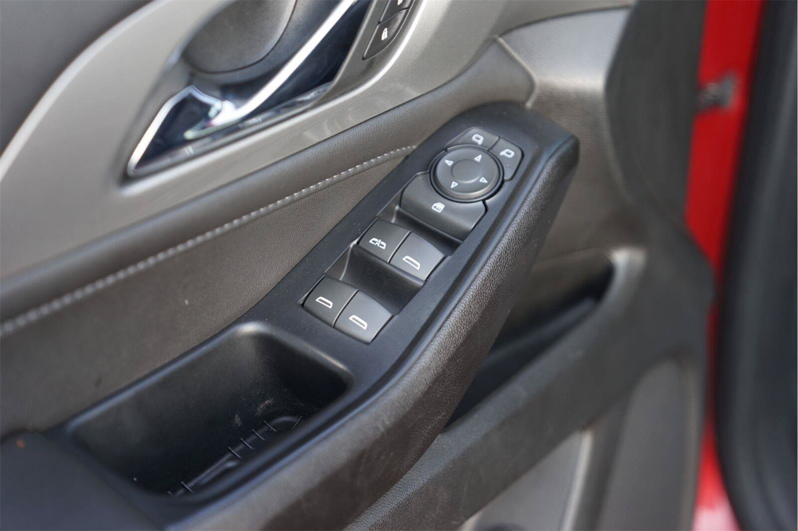 Used 2023 Chevrolet Traverse LT FWD image 31