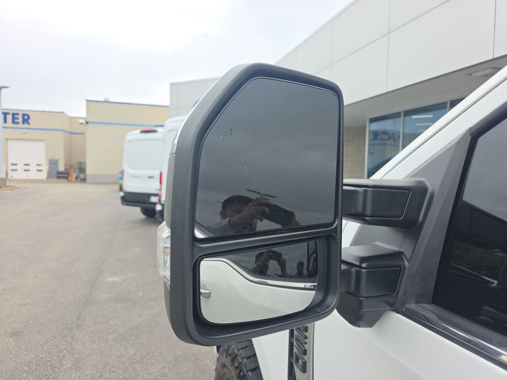 Certified 2024 Ford F250 Platinum w/ Tremor Off-Road Package AWD/4WD image 19
