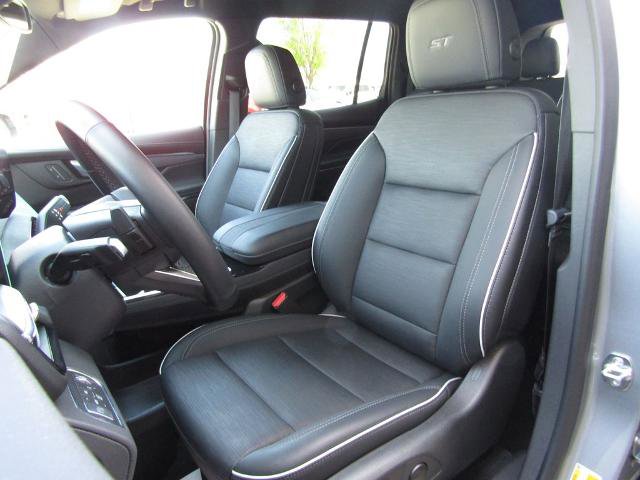 Used 2025 Buick Enclave Sport Touring AWD/4WD image 25