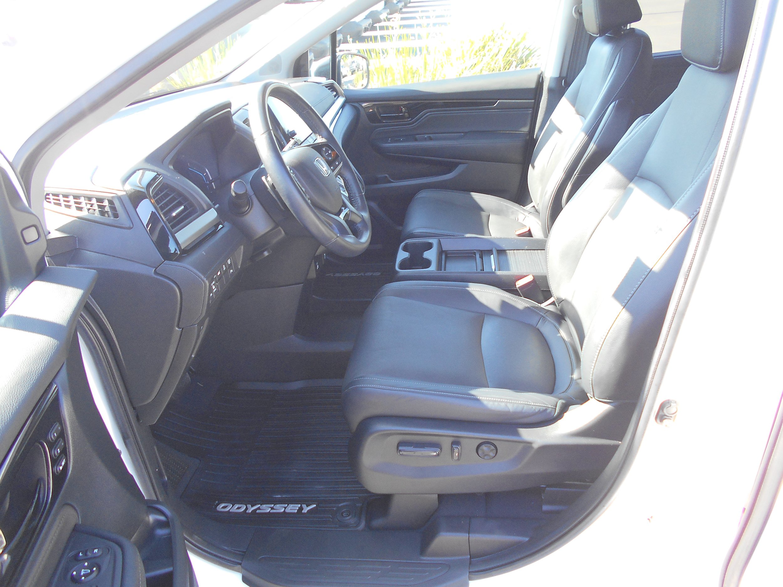 Used 2022 Honda Odyssey Touring image 2