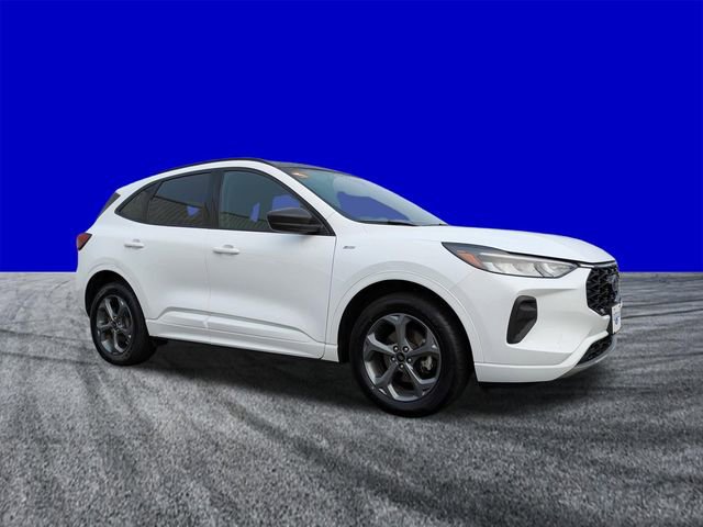 Certified 2023 Ford Escape ST-Line AWD/4WD image 2