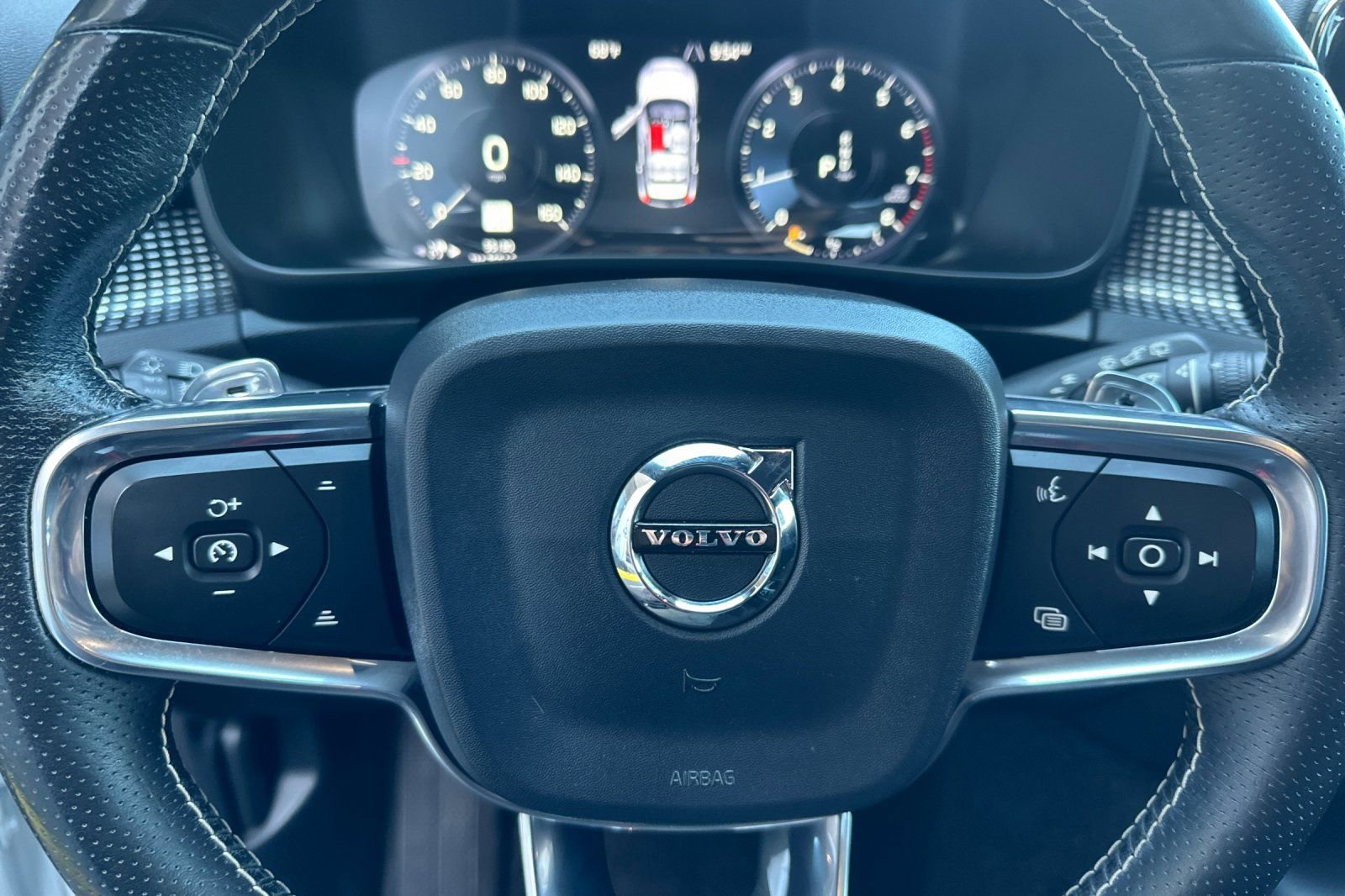Used 2019 Volvo XC40 T5 R-Design AWD/4WD image 26