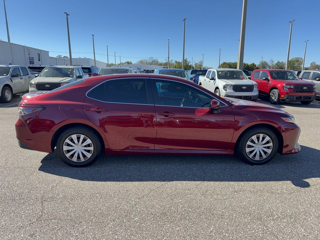 Used 2022 Toyota Camry LE image 2