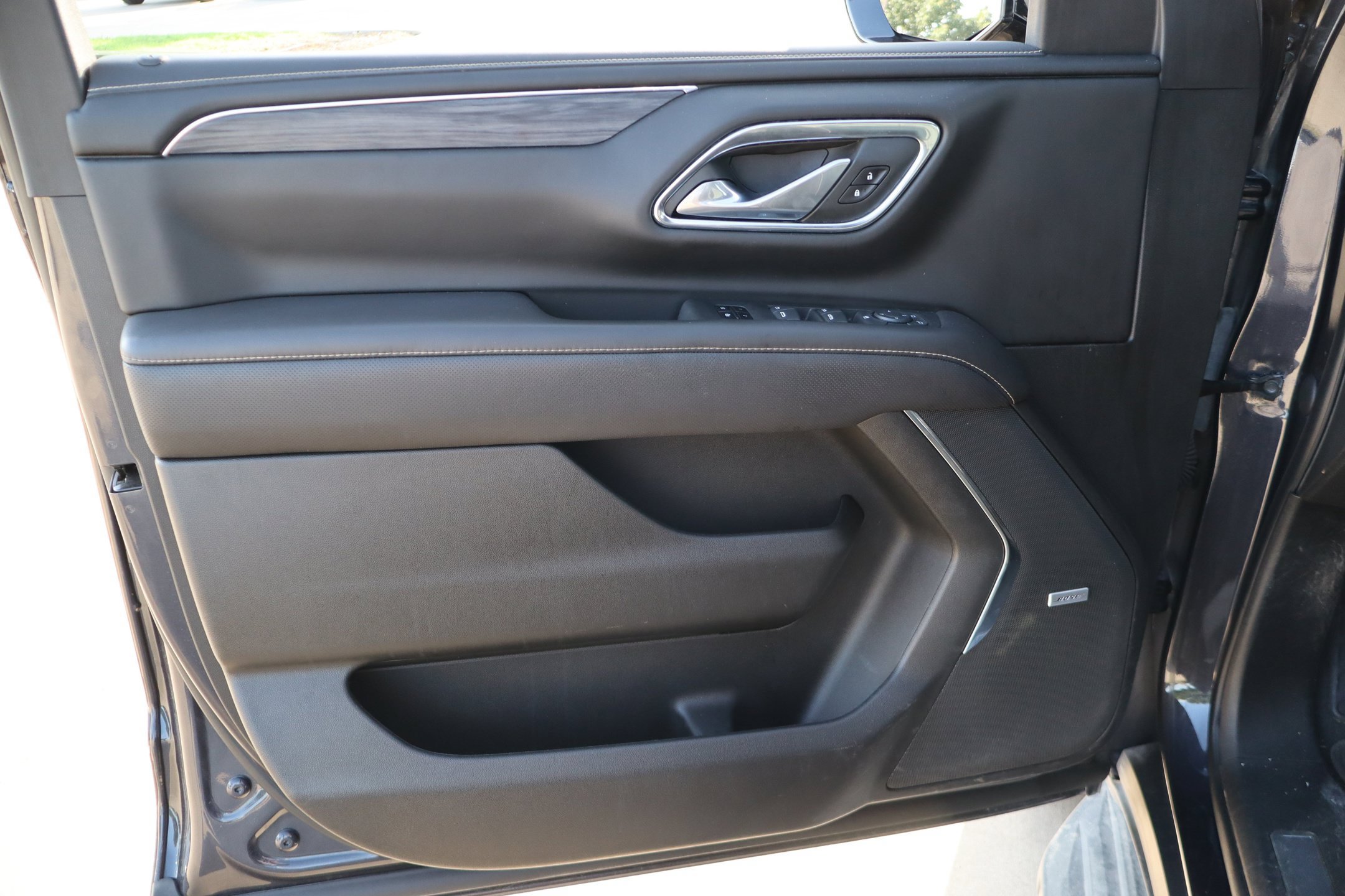 Used 2023 GMC Yukon SLT AWD/4WD image 13
