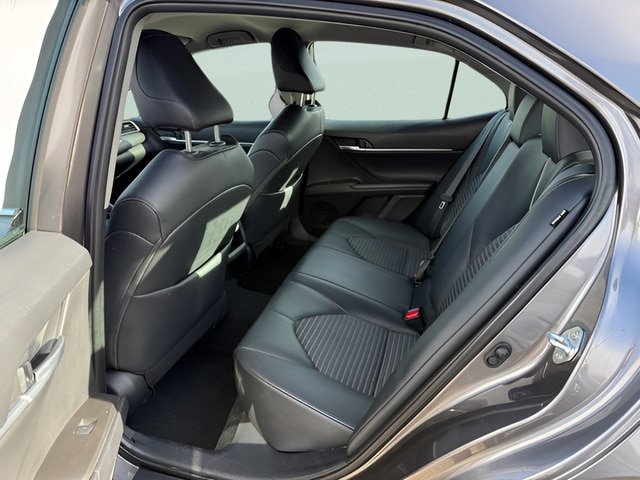 Used 2023 Toyota Camry SE FWD image 5
