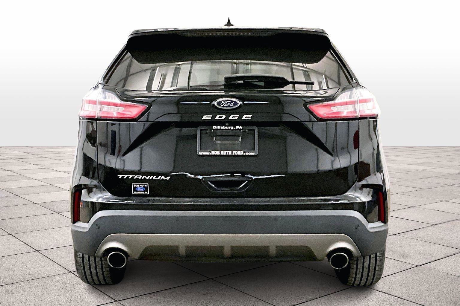 Certified 2021 Ford Edge Titanium image 2