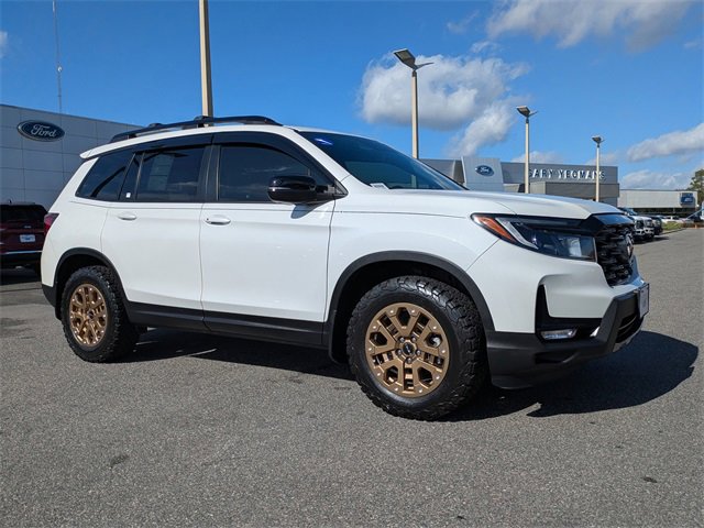 Used 2022 Honda Passport TrailSport image 2