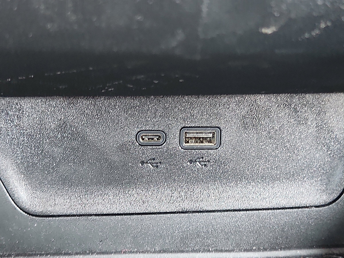Used 2026 Chevrolet Equinox LT AWD/4WD image 28