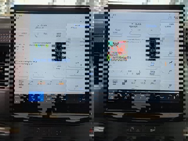 Certified 2024 Ford Expedition XLT image 19