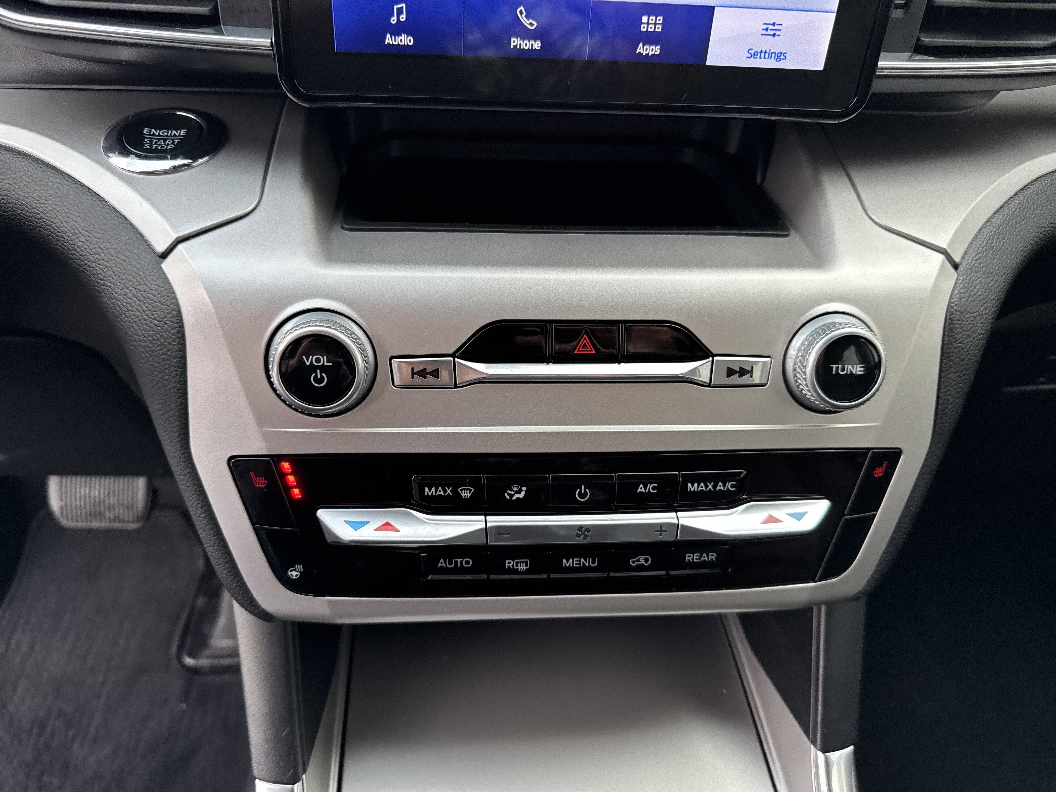 Certified 2022 Ford Explorer XLT w/ Equipment Group 202A image 39