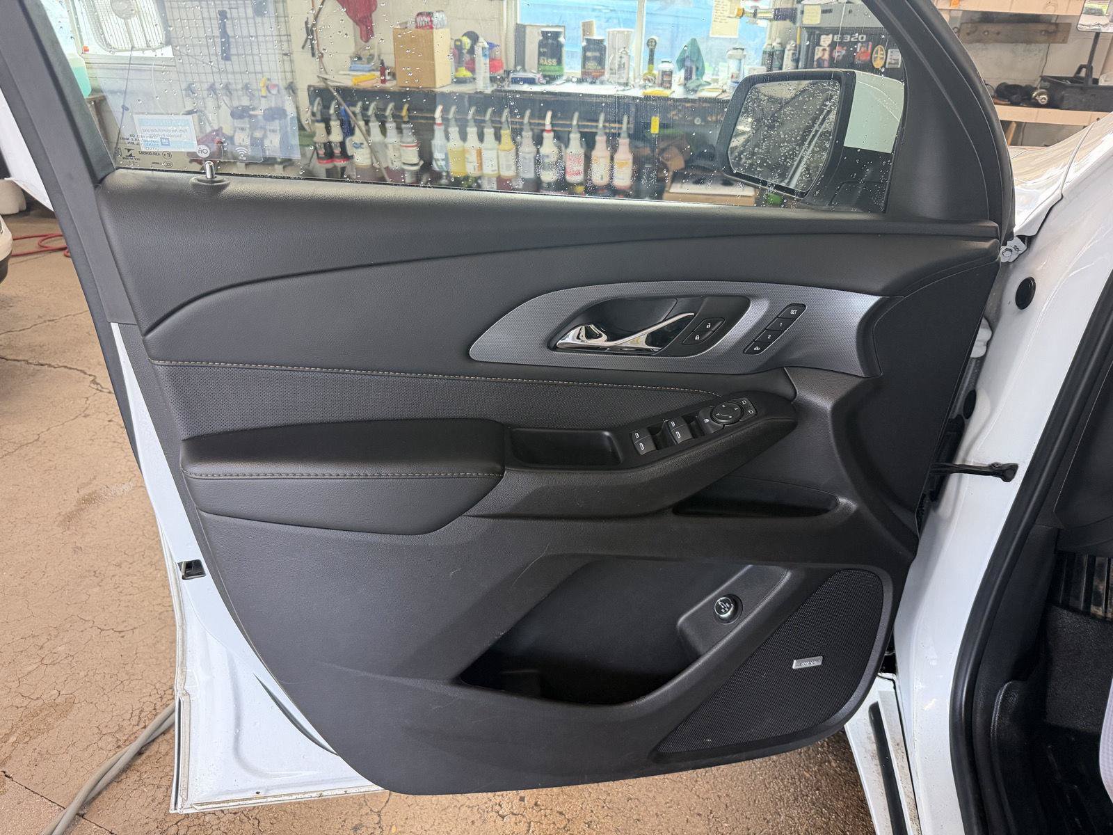 Used 2021 Chevrolet Traverse Premier AWD/4WD image 12
