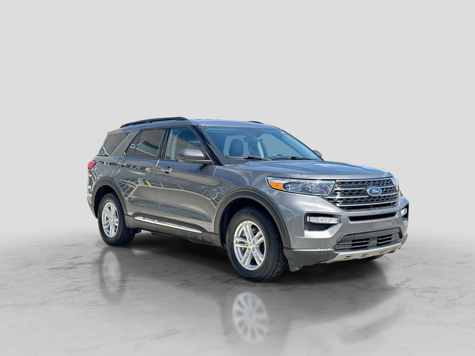 Certified 2022 Ford Explorer XLT w/ Equipment Group 202A AWD/4WD image 10