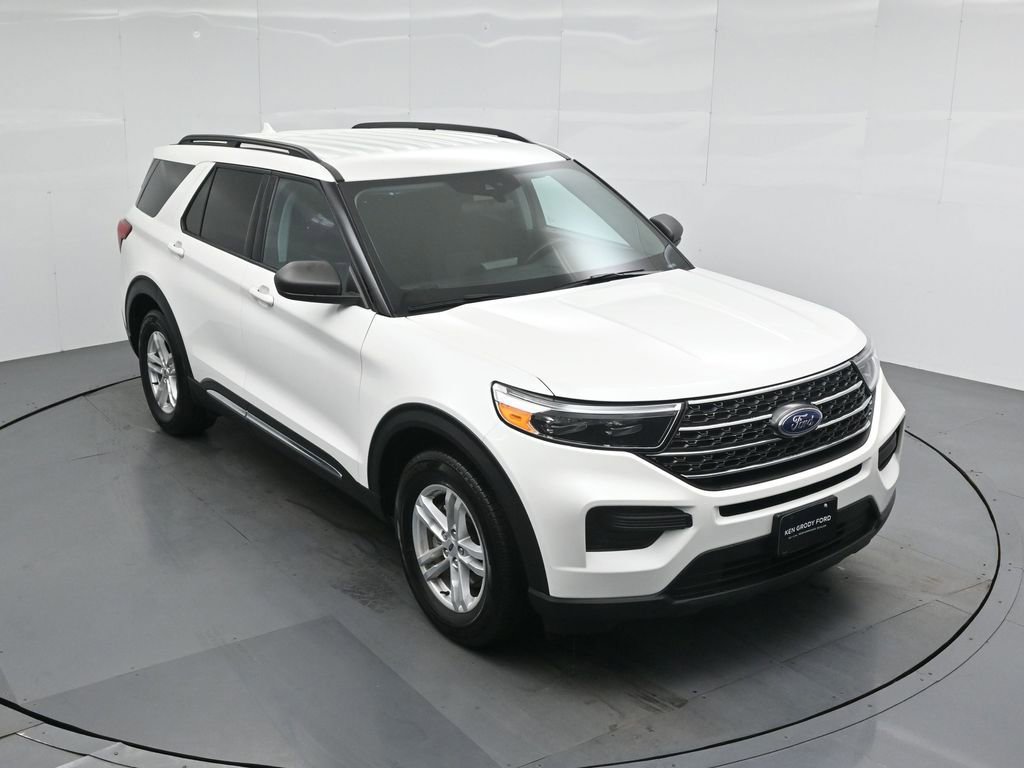 Certified 2024 Ford Explorer XLT RWD image 35