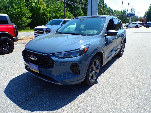 Certified 2023 Ford Escape ST-Line w/ Tech Pack #1 AWD/4WD image 3