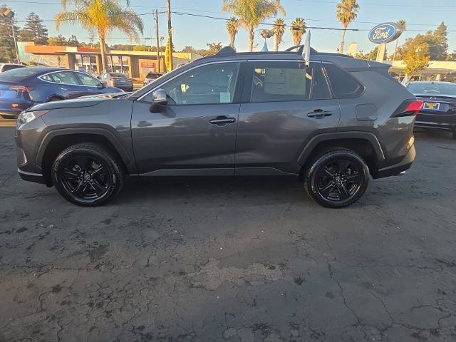 Used 2020 Toyota RAV4 XLE w/ Convenience Package FWD image 9