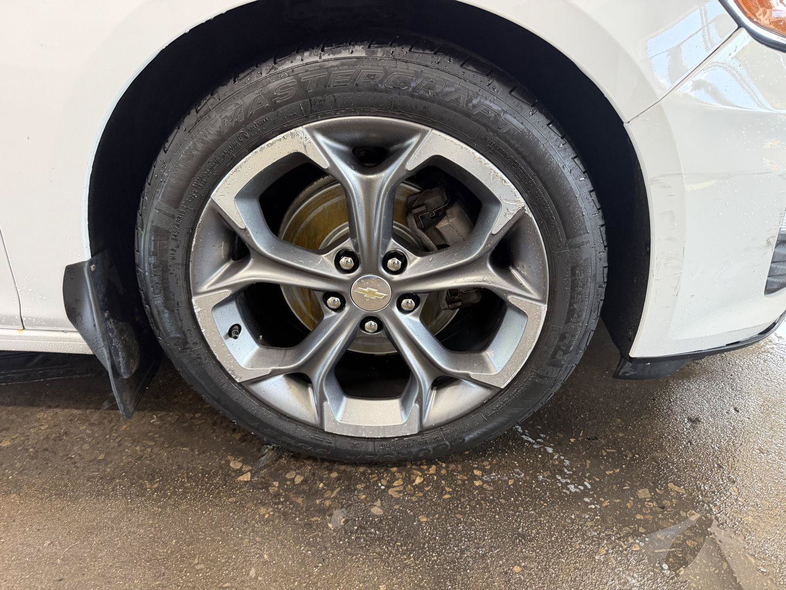 Used 2021 Chevrolet Malibu LT FWD image 28