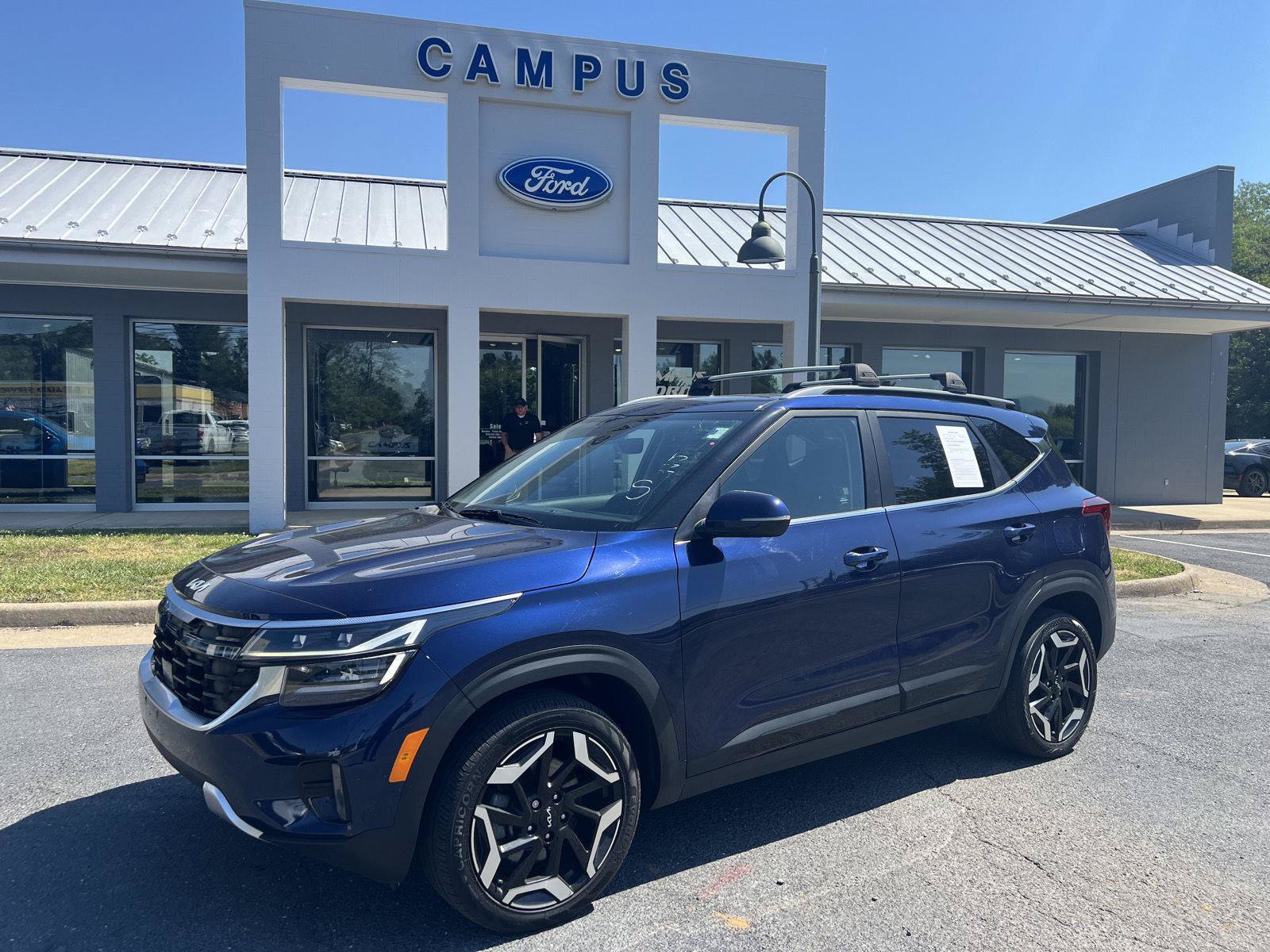 Used 2024 Kia Seltos SX w/ SX Sunroof Package AWD/4WD image 1