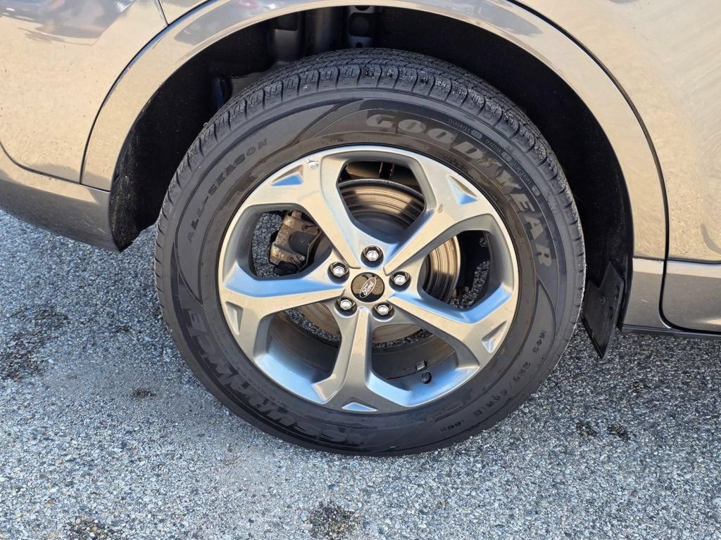 Certified 2024 Ford Escape ST-Line AWD/4WD image 11