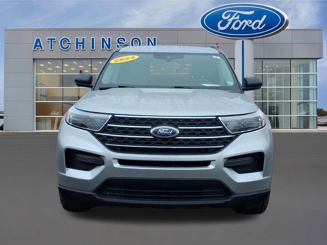 Certified 2024 Ford Explorer XLT AWD/4WD image 3