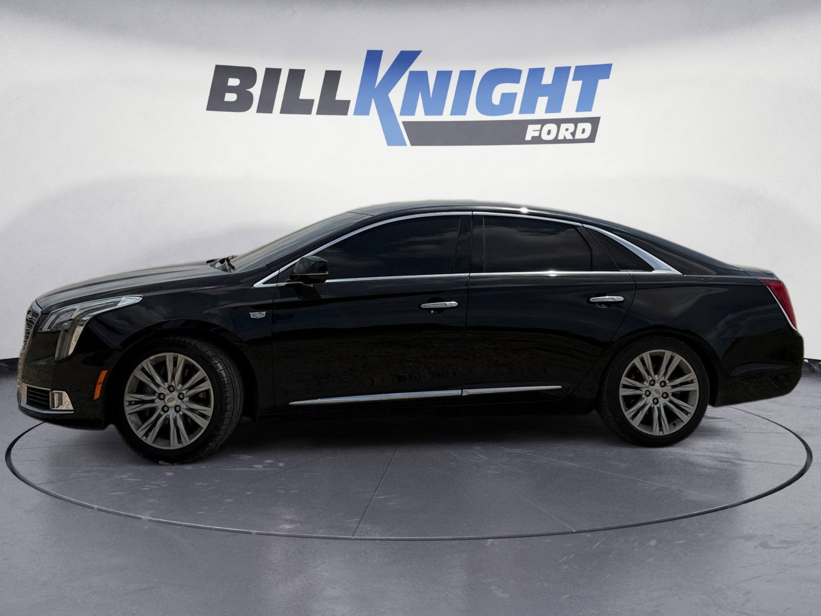 Used 2019 Cadillac XTS Luxury FWD image 2