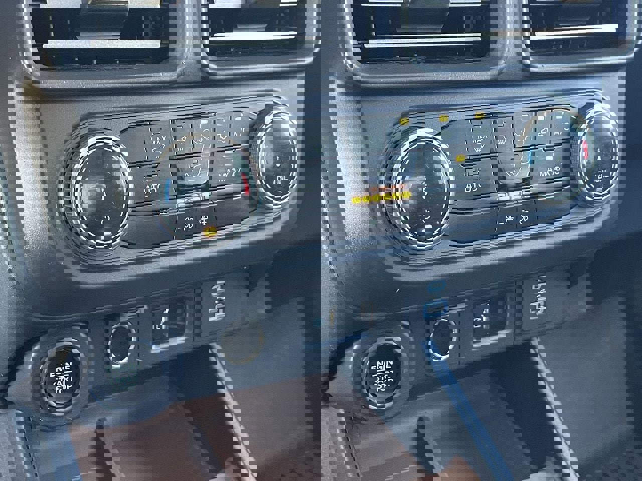 Certified 2023 Ford Maverick Lariat image 38