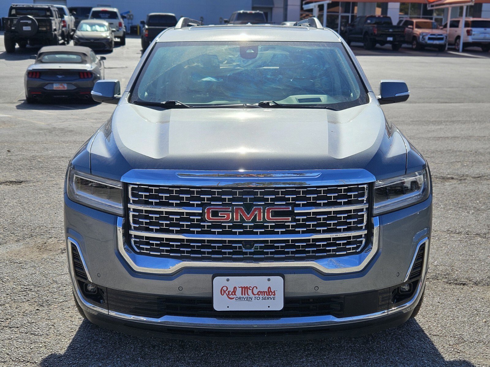 Used 2022 GMC Acadia Denali w/ Denali Technology Package image 8