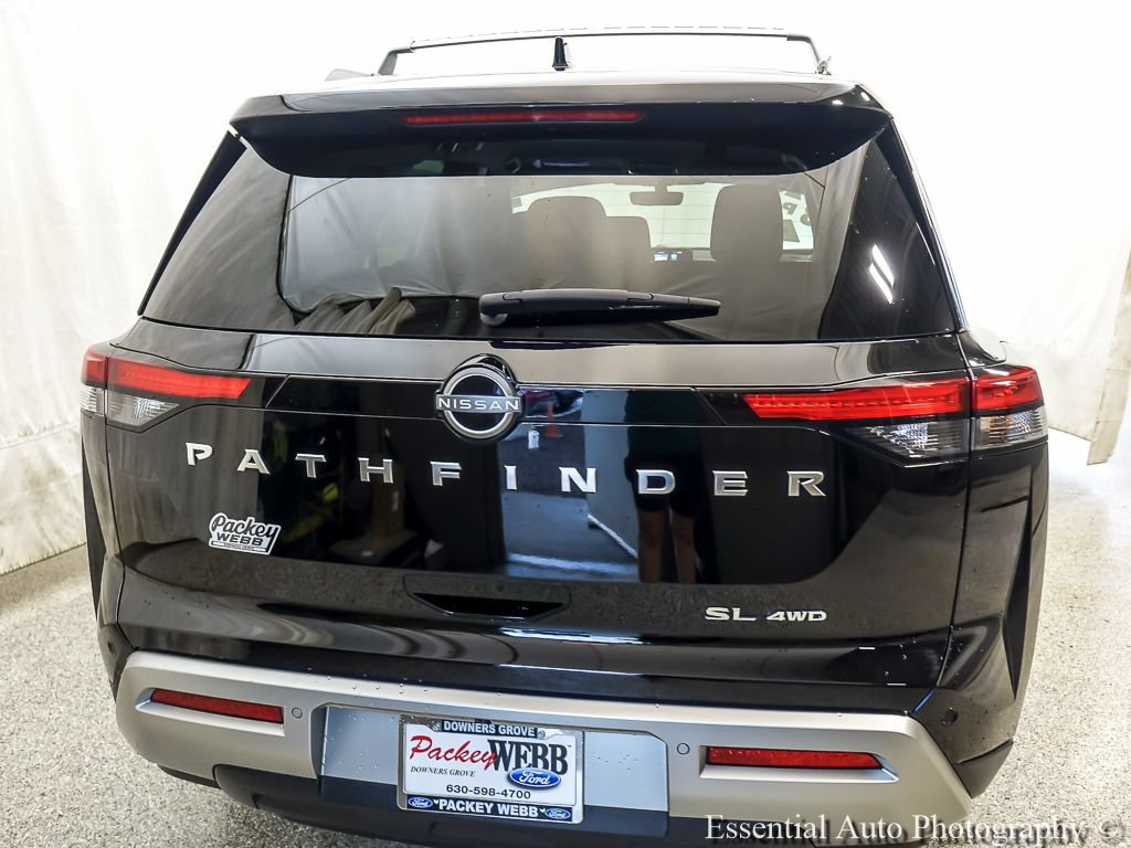 Used 2025 Nissan Pathfinder SL AWD/4WD image 6