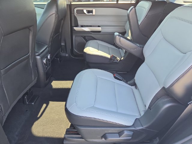 Certified 2021 Ford Explorer XLT w/ Equipment Group 202A RWD image 24