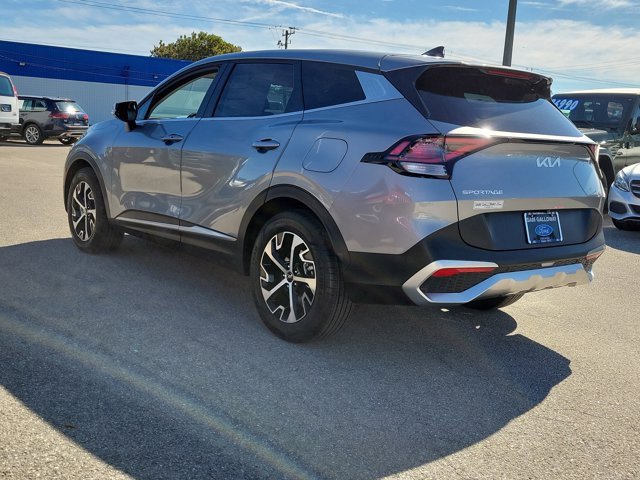Used 2024 Kia Sportage EX image 4