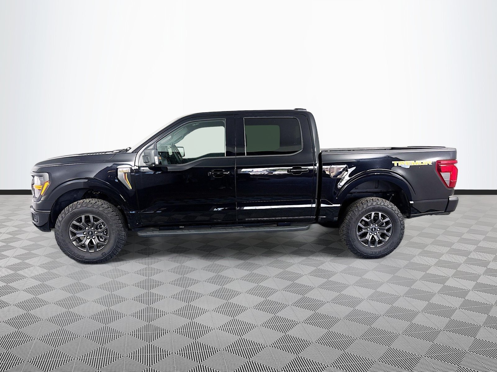 Certified 2025 Ford F150 Tremor AWD/4WD image 4