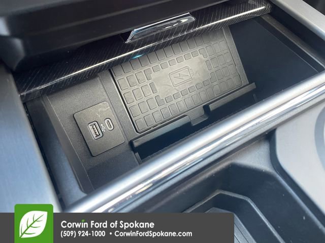 Certified 2022 Ford F450 Platinum w/ FX4 Off-Road Package image 34