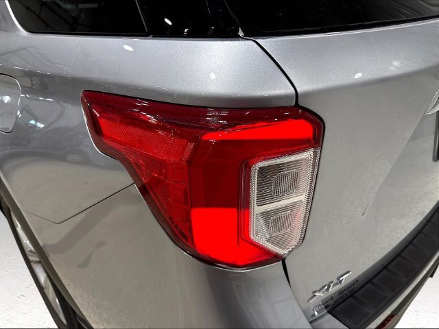 Certified 2021 Ford Explorer XLT w/ Equipment Group 202A AWD/4WD image 27