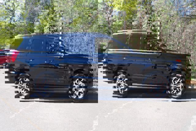 Certified 2025 Ford Expedition Active image 6