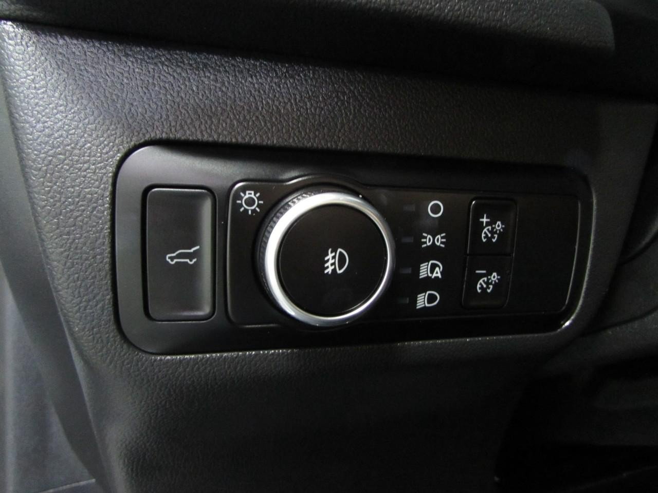 Certified 2025 Ford Escape ST-Line Select AWD/4WD image 22