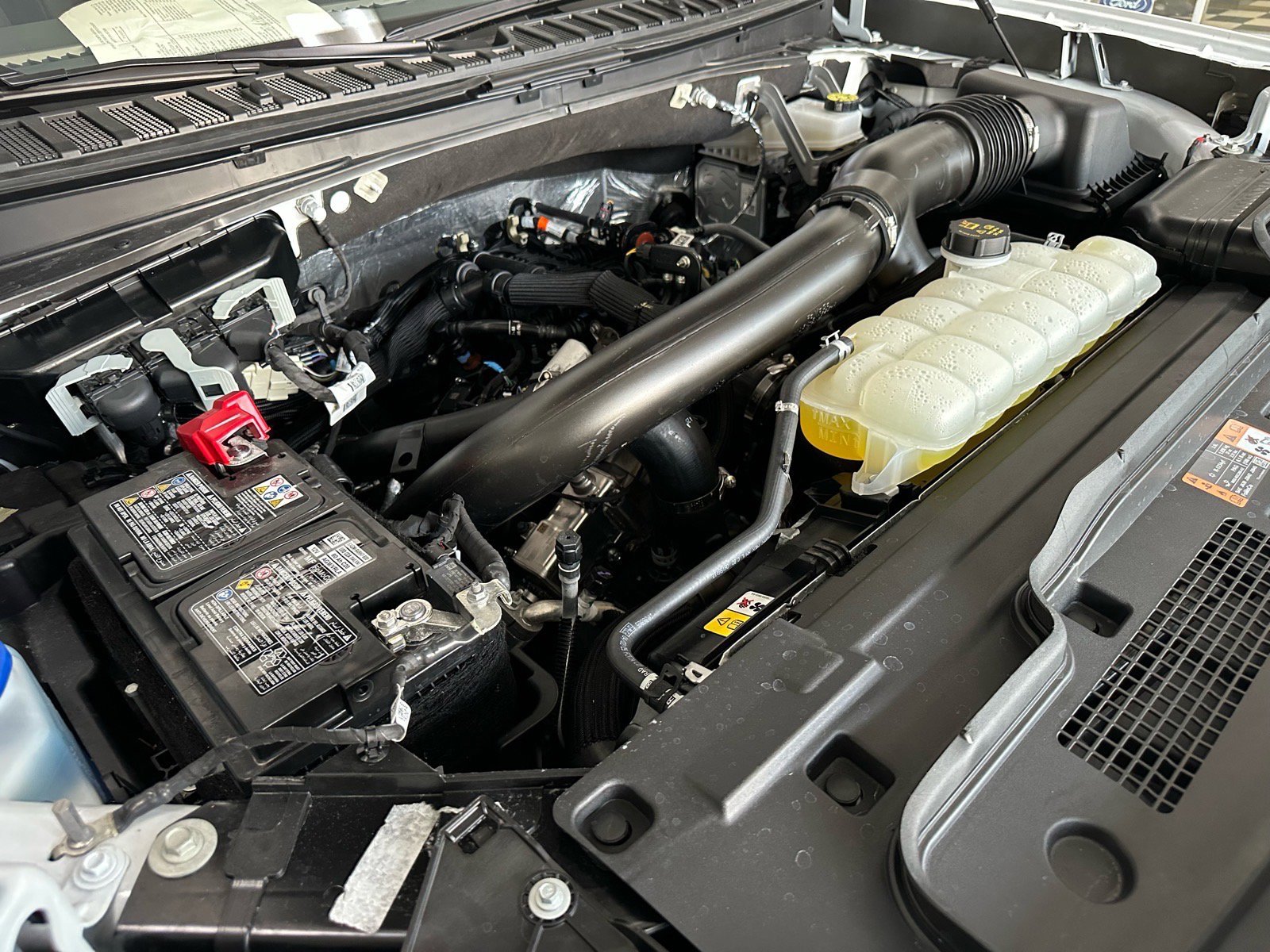 Certified 2025 Ford Expedition Active image 16