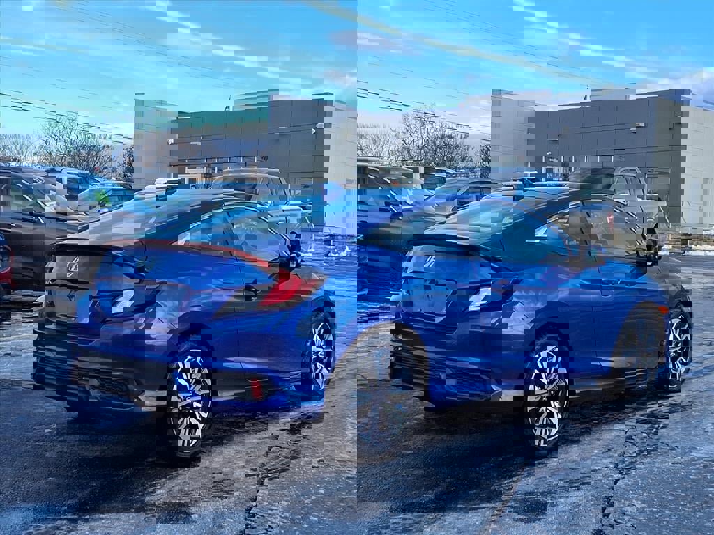 Used 2017 Honda Civic EX-T image 4