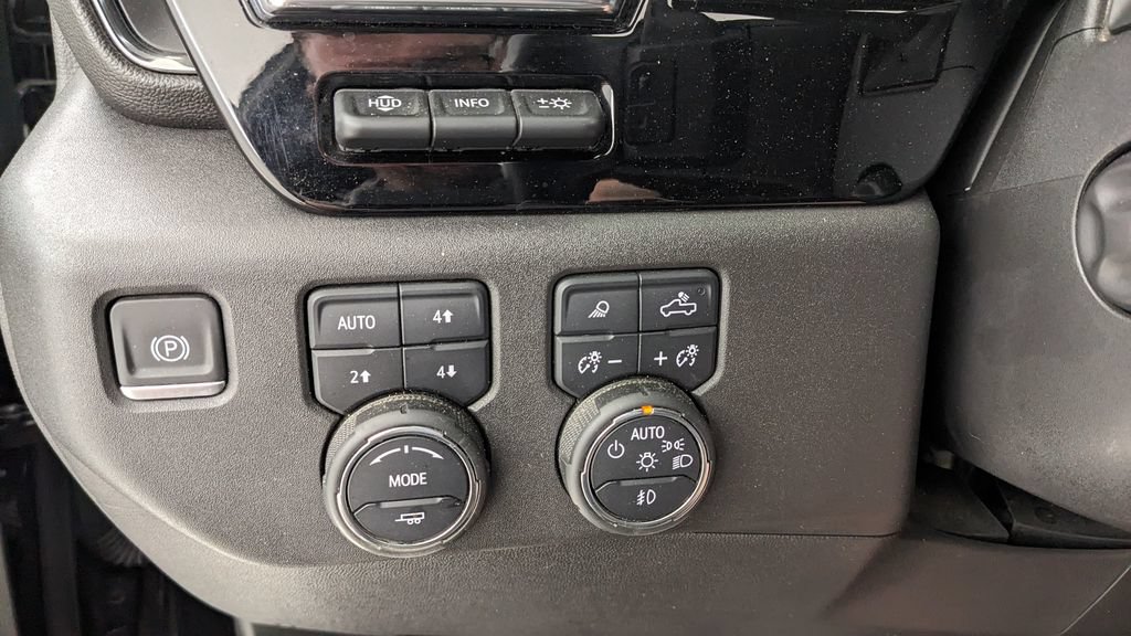 Used 2023 Chevrolet Silverado 1500 ZR2 w/ Technology Package AWD/4WD image 22