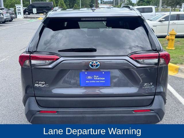 Used 2022 Toyota RAV4 XLE AWD/4WD image 6