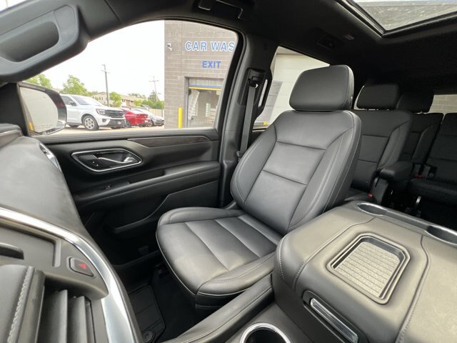 Used 2024 Chevrolet Suburban Z71 w/ Luxury Package AWD/4WD image 22