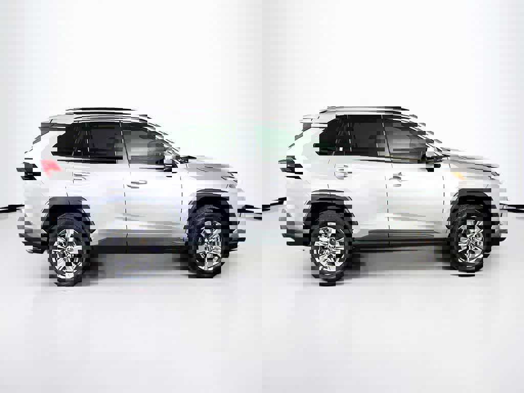 Used 2024 Toyota RAV4 XLE image 6